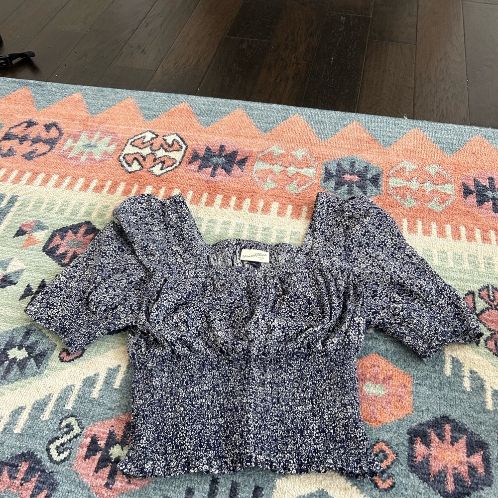Universal Thread Navy & White Floral Smocked Top Size Large